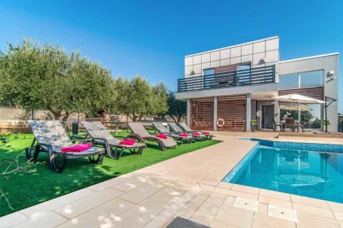 Villa Tammy by Villa Plus