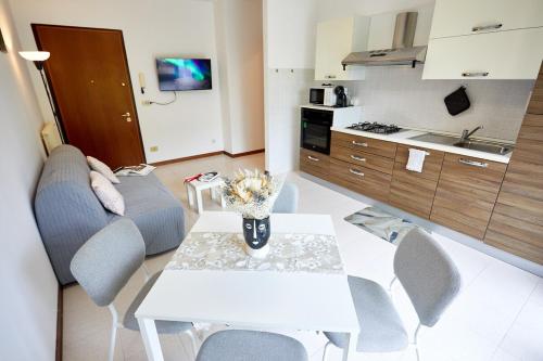 Dapur atau dapur kecil di Rifugio accogliente e sereno con Giardino Privato