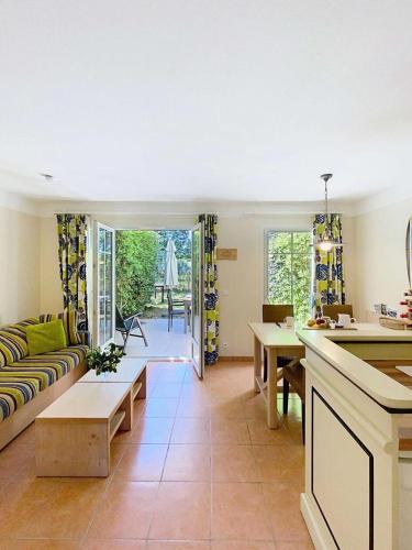 Résidence Lacanau Les Pins - Maison tout confort pour 6 personnes dans résidence de tourisme familiale avec piscine MAE-0923