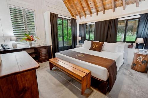 Central Hotel Bocas del Toroにあるベッド