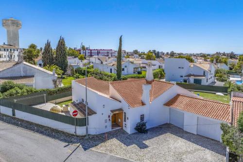 Villa Maralinda by Villa Plus