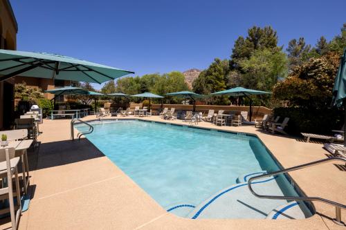 Bazén v ubytování Mountain Modern Resort Sedona nebo v jeho okolí