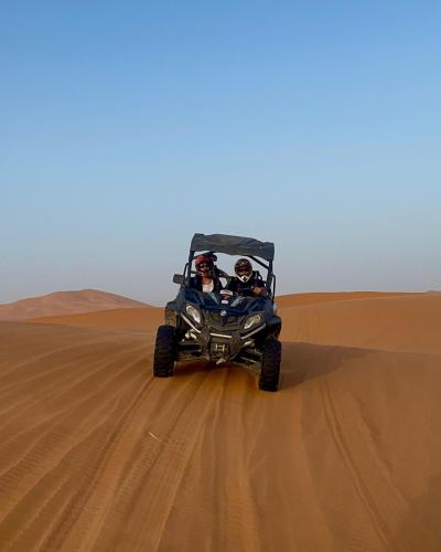 Tetamu yang menginap di Sahara Luxe Camp