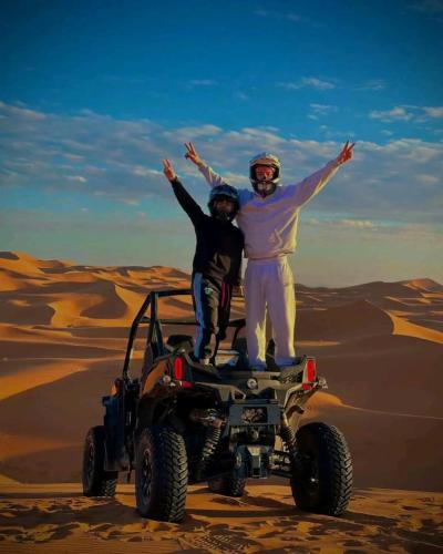 Tetamu yang menginap di Sahara Luxe Camp