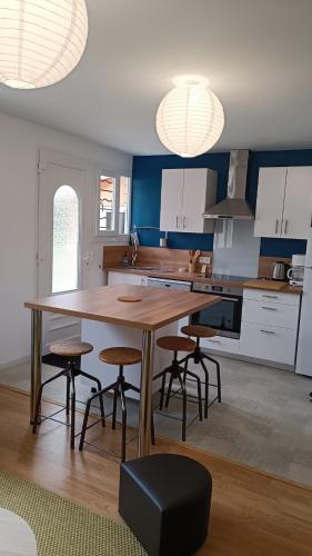 Maison de plein pied avec jardin