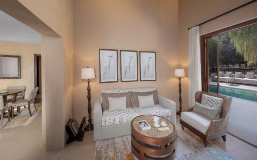 Χώρος καθιστικού στο Anantara Sir Bani Yas Island Al Sahel Villas