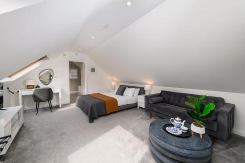 Holm House - Stylish Coastal Suites - HEDD Spa - Silures Bar & Restaurant photo 85