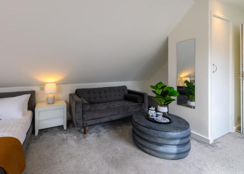 Holm House - Stylish Coastal Suites - HEDD Spa - Silures Bar & Restaurant photo 86