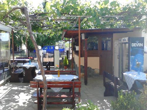 Εστιατόριο ή άλλο μέρος για φαγητό στο Patra Rooms Skala Prinou
