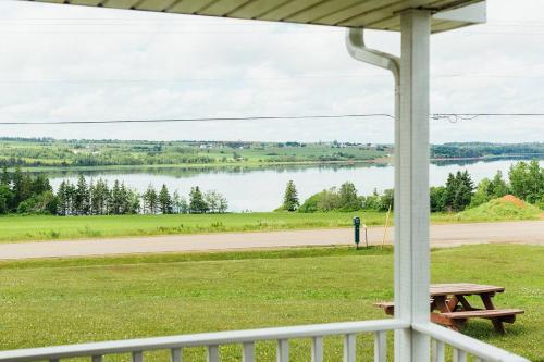 Foto dalla galleria di Greenwich View Cottages (Unit #2 - Duplex) a Saint Peters