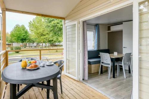 Photo de la galerie de l'établissement Camping 4 étoiles - Piscine - eebif0, à Parentis-en-Born