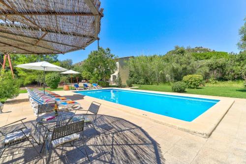 Villa Mas by Villa Plus