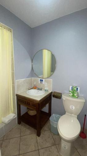 Bilik mandi di Sea Horizon Hotel