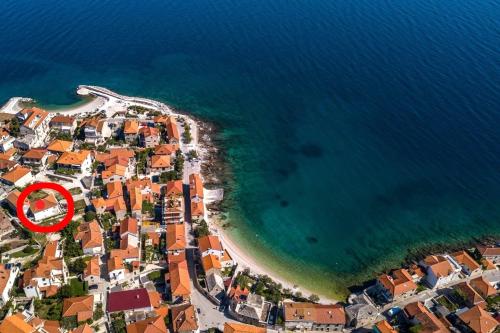 Apartments by the sea Postira, Brac - 12291