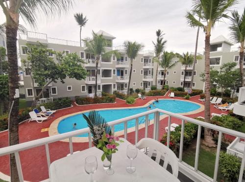 Studio garden view and pool access