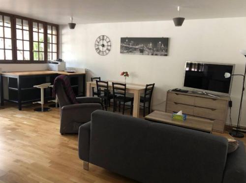 Bungalow spacieux, jardin, près de Paris et Versailles