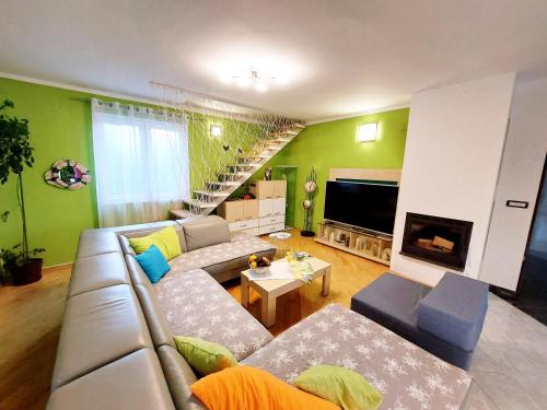 Family-friendly apartments with swimming pool Pula - 24352