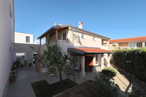 Apartments with parking space Nin, Zadar - 24385