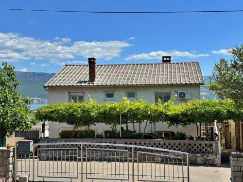 Apartments with parking space Silo, Krk - 18724