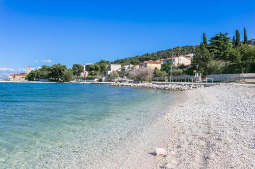 Apartments with parking space Zedno, Ciovo - 24516