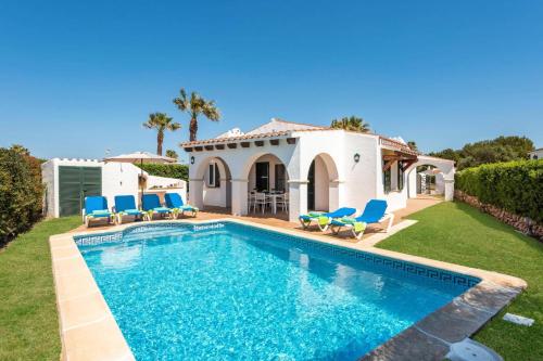 Villa Maria Bosch by Villa Plus