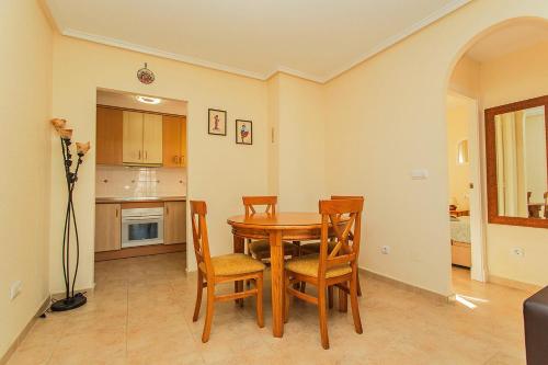 025 Sunny Oasis Apartment - Alicante Holiday
