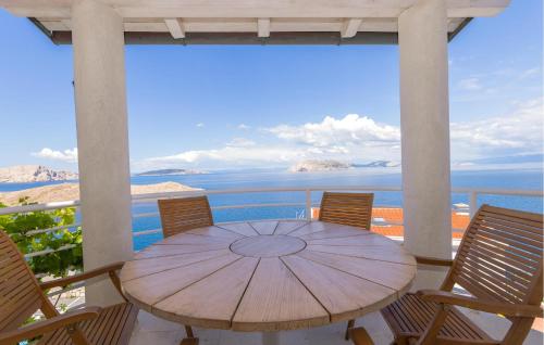 Amazing Apartment In Lukovo With Wifi