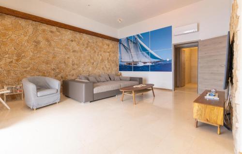 Χώρος καθιστικού στο Lovely Apartment In Lukovo With Wifi
