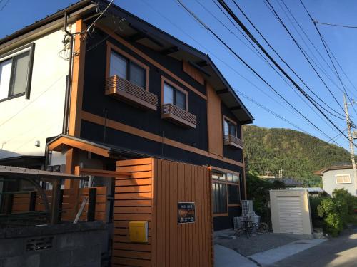 Gallery image of GuestHouse OC in Fujikawaguchiko