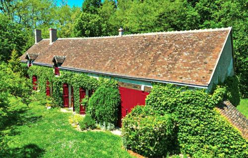 Nice Home In Selles-Sur-Cher With Wifi