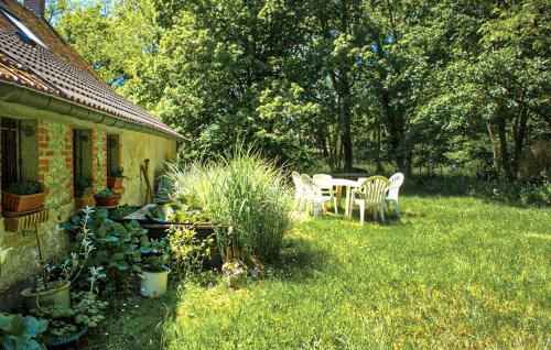 Vonkajšia záhrada v ubytovaní Nice Home In Selles-Sur-Cher With Wifi