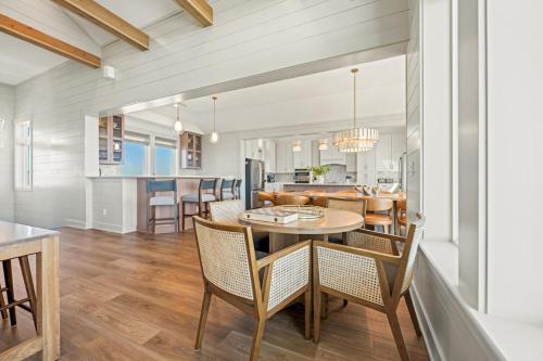 Φωτογραφία από το άλμπουμ του Skydance 10 Bedroom Oceanfront Home at Hatteras Island Reserve σε Hatteras
