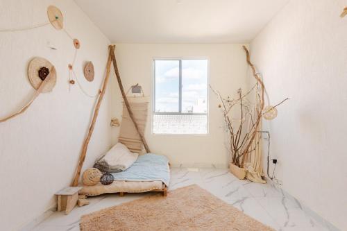 Postel nebo postele na pokoji v ubytování Hippie Artisan Jungle Flat Pool