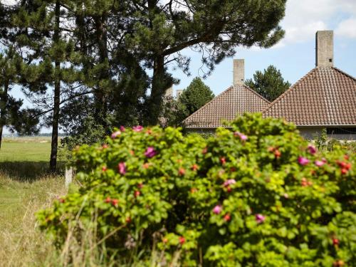 Κήπος έξω από το 5 person holiday home on a holiday park in Karrebæksminde