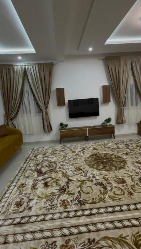 Μια τηλεόραση ή/και κέντρο ψυχαγωγίας στο El raha