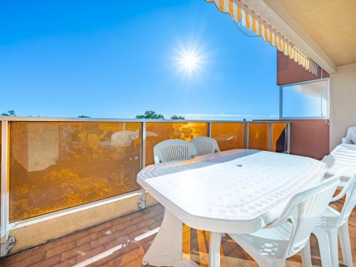 Appartement 8 personnes avec Wi-Fi, vue mer - FR-1-827-15