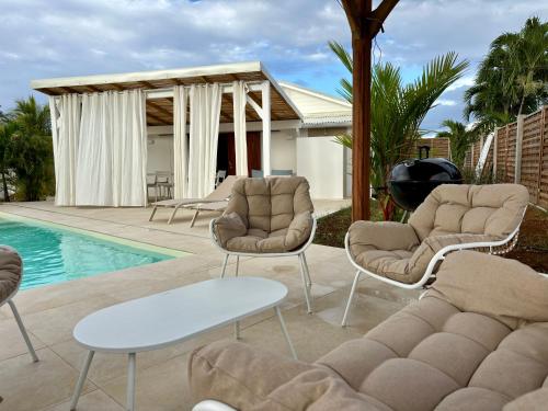 Piscine de l'établissement Lodge du Lagon ou située à proximité