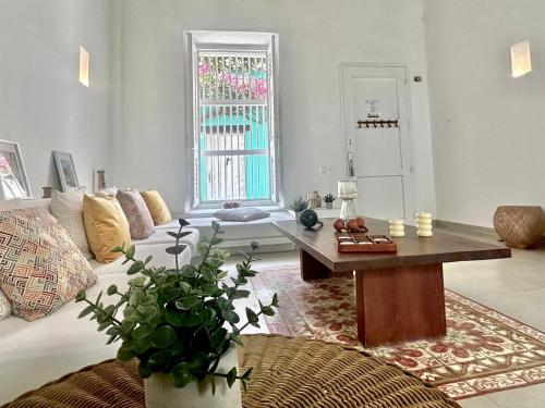 Khu vực ghế ngồi tại Casa VELLA - Cartagena Amurallada