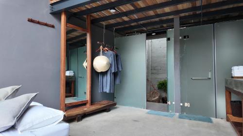 Φωτογραφία από το άλμπουμ του Rock Bay by Chành Rành σε Vinh Hy