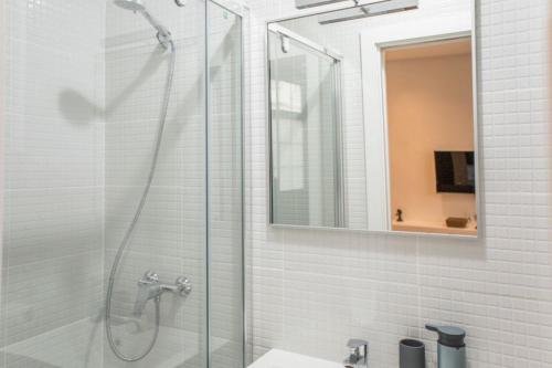 Stylish renovated apt - 2BD2BTH -Chamberí