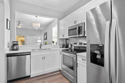 Cozy 4 Bedroom Townhome 2512 photo 6