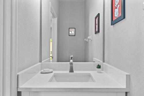 Cozy 4 Bedroom Townhome 2512 photo 19