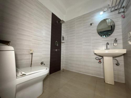 Bilik mandi di Hotel Aerocity Inn plaza