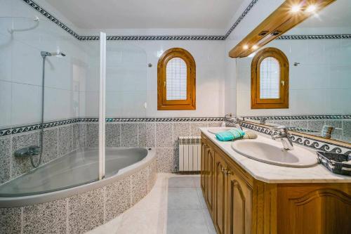 Villa Caseta Pearl by Villa Plus
