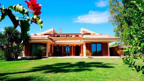 Κήπος έξω από το B&B Villa Nella