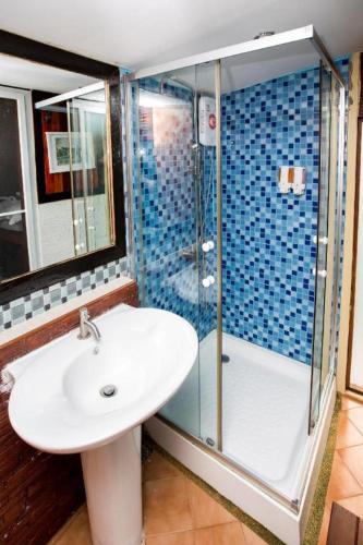 Koupelna v ubytování Prew Lom Chom Nam Resort