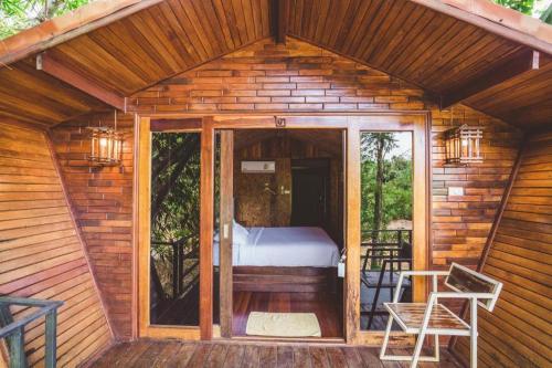 Balkoni atau teres di River View Resort At Chaewlan