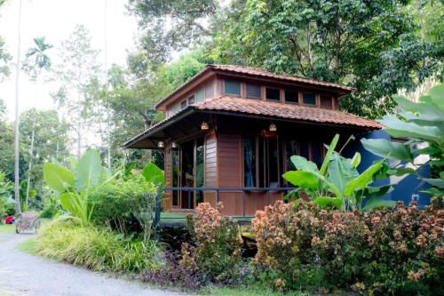 Taman di luar River View Resort At Chaewlan
