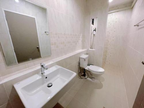 Koupelna v ubytování Baan Klang Suan Resort