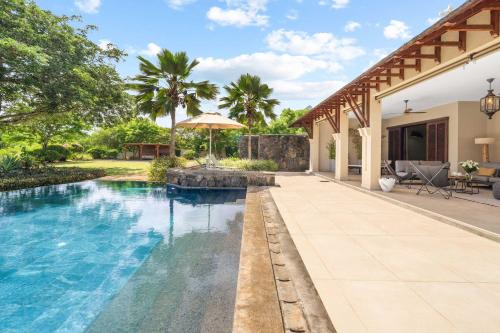 Hồ bơi trong/gần Villa Serenis - Perfect Holidays in Mauritius